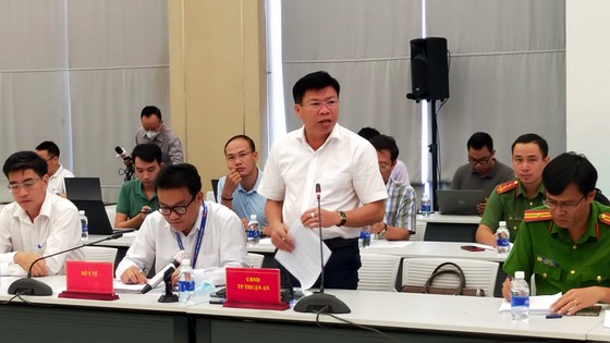 Ông Nguyễn Thanh Tâm, Chủ tịch UBND TP Thuận An báo cáo về vụ việc