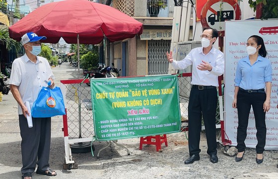 Ghi nhận sự đóng góp của người dân tham gia tự quản chốt bảo vệ “vùng xanh” ảnh 6