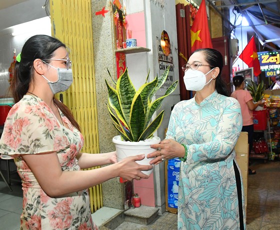 Chủ tịch HĐND TPHCM Nguyễn Thị Lệ: Kịp thời giải quyết các kiến nghị của người dân về gói hỗ trợ ảnh 3