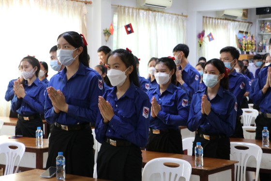 Đoàn đại biểu cấp cao TPHCM thăm trường PTTH Hữu nghị Viêng Chăn - TPHCM ảnh 5
