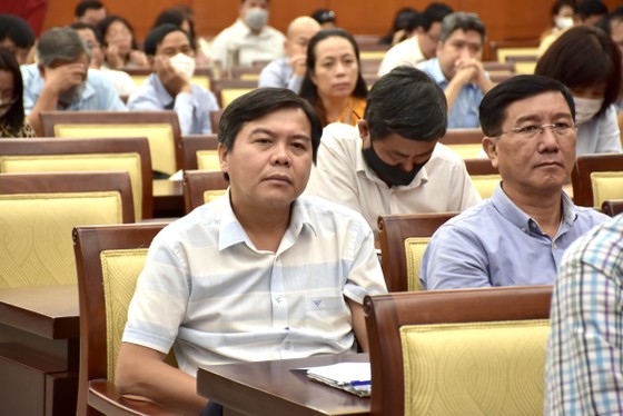 Thành ủy TPHCM tổ chức hội nghị thông tin thời sự đến cán bộ chủ chốt ảnh 3