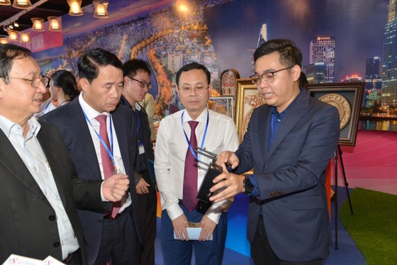 Chủ tịch UBND TPHCM Phan Văn Mãi: Mong muốn có Quỹ phát triển hạ tầng giao thông vùng Đông Nam bộ ảnh 4
