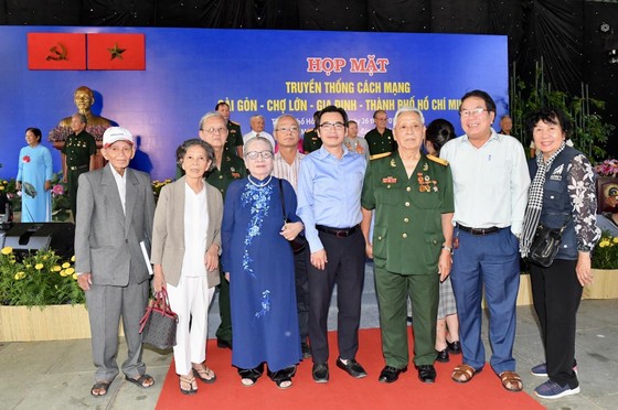 Bí thư Thành ủy TPHCM Nguyễn Văn Nên: Năm mới niềm tin mới, nỗ lực mới, thắng lợi mới ảnh 6