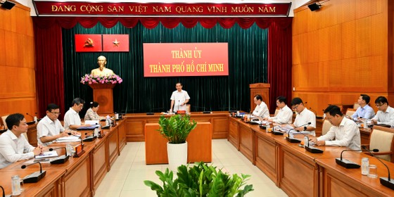 Ban Chỉ đạo Phòng chống tham nhũng, tiêu cực TPHCM họp định kỳ tháng 3-2023. Ảnh: VĂN MINH 