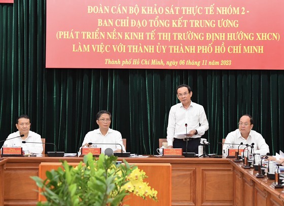 Bí thư Thành ủy TPHCM Nguyễn Văn Nên phát biểu tại buổi làm việc. Ảnh: VIỆT DŨNG