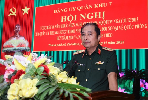 Thượng tướng Phùng Sĩ Tấn, Phó Tổng Tham mưu trưởng Quân đội Nhân dân Việt Nam phát biểu chỉ đạo hội nghị. Ảnh: TUẤN ANH