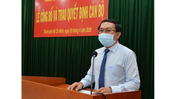 Bí thư Thành ủy TPHCM Nguyễn Thiện Nhân trao quyết định cán bộ tại quận 9 ảnh 3 Bí thư Thành ủy TPHCM Nguyễn Thiện Nhân trao quyết định cán bộ tại quận 9 ảnh 3