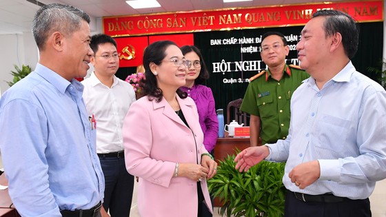 Chủ tịch HĐND TPHCM Nguyễn Thị Lệ: Vận động cán bộ, công chức tận tụy với công việc để xóa “cò giấy tờ” ảnh 1