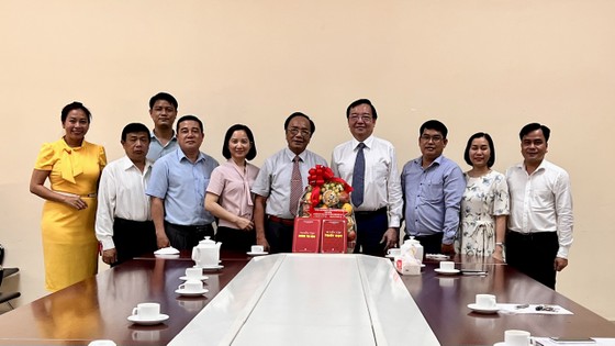 Lãnh đạo Ban Tuyên giáo Thành ủy TPHCM thăm, chúc mừng các đơn vị khoa học, công nghệ ảnh 1