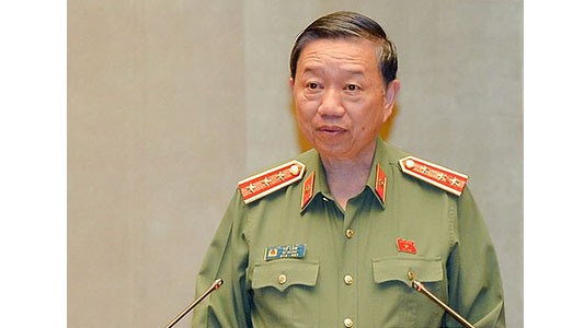 ĐB đề nghị “chủ tịch tỉnh đi xe máy, giám đốc sở ngành đi xe đạp, bộ trưởng đi xe buýt” ảnh 2