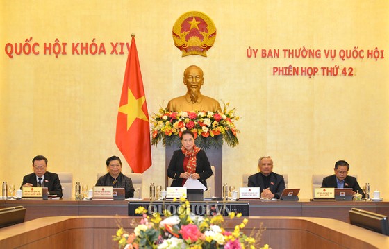 Sáng 10-2, dưới sự chủ trì của Chủ tịch Quốc hội Nguyễn Thị Kim Ngân, Ủy ban Thường vụ Quốc hội khai mạc phiên họp thứ 42