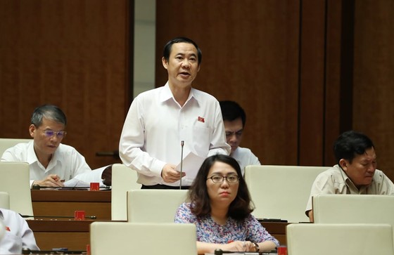 Phó ban Trưởng Ban Nội chính trung ương Nguyễn Thái Học (ĐBQH Phú Yên) phát biểu trong phiên họp chiều ngày 13-6. Ảnh: VIẾT CHUNG