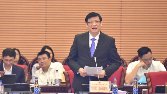 Quyền Bộ trưởng Bộ Y tế Nguyễn Thanh Long