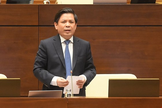 Bộ trưởng Bộ GTVT Nguyễn Văn Thể phát biểu tiếp thu ý kiến của ĐBQH. Ảnh: QUANG PHÚC