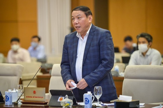 Bộ trưởng Bộ Văn hoá, Thể thao và Du lịch Nguyễn Văn Hùng