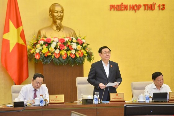 Chủ tịch Quốc hội Vương Đình Huệ phát biểu khai mạc phiên họp thứ 13 của Ủy ban Thường vụ Quốc hội