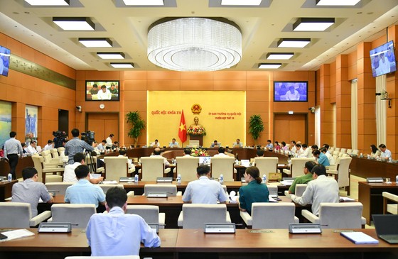 Thu hồi đất, trái phiếu doanh nghiệp, môi trường là những điểm “nóng” nhất ảnh 1