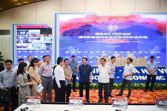 Chủ tịch Quốc hội Vương Đình Huệ kiểm tra công tác chuẩn bị tổ chức Diễn đàn Kinh tế - Xã hội Việt Nam 2022