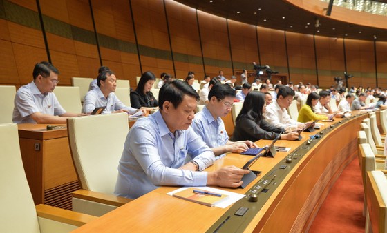 Tán thành trình Quốc hội thông qua nghị quyết tạo tiền đề cho bước phát triển mới của TPHCM ảnh 1