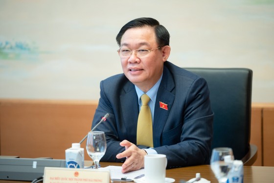Chủ tịch Quốc hội Vương Đình Huệ góp ý về dự án Luật Đất đai (sửa đổi). Ảnh: QUANG PHÚC 