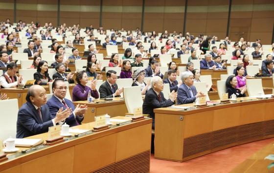 Các đại biểu dự phiên họp sáng 29-11. Ảnh: QUANG PHÚC