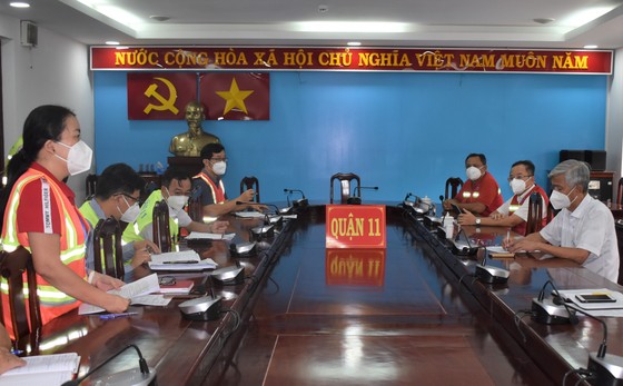 Tỷ lệ tử vong do Covid-19 giảm nhờ tiêm vaccine ảnh 1