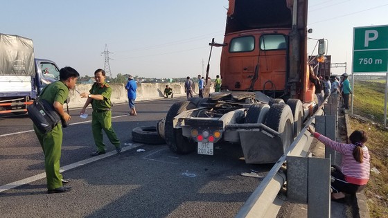 Va chạm liên hoàn trên cao tốc TPHCM - Trung Lương, 1 người tử vong ảnh 6