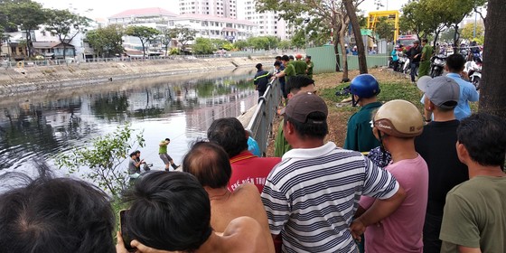 Câu cá ở kênh Tàu Hủ, 1 người tử vong ảnh 2