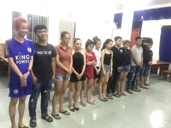 Bắt băng nhóm chuyên dụ đàn ông vào khách sạn mua dâm, trộm hơn 1 tỷ đồng ảnh 5