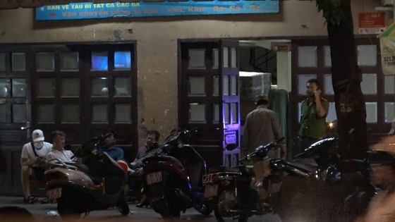 Chồng giết vợ rồi gọi điện cho mẹ vợ tới nhận xác ảnh 2