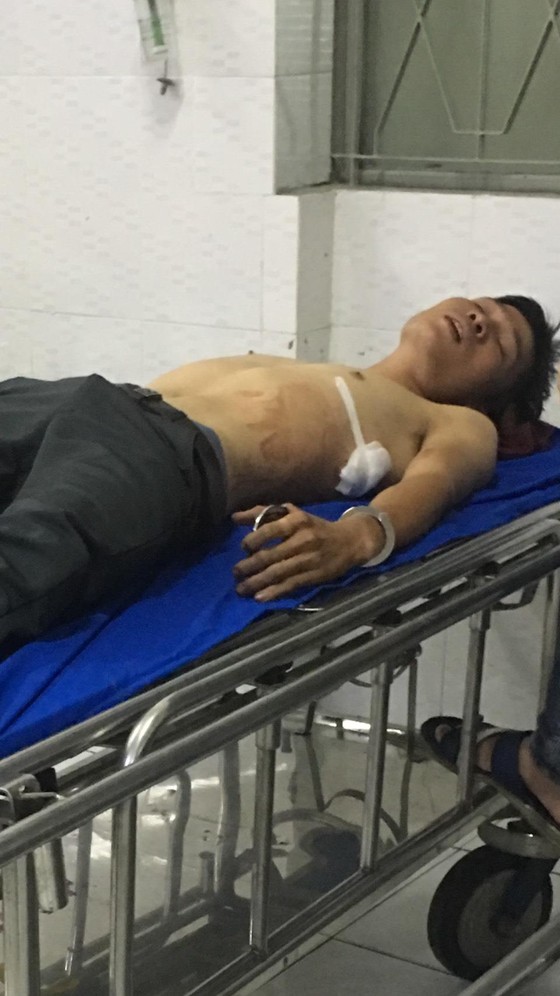 Người đàn ông dùng dao sát hại tình địch cùng vợ hờ ảnh 2 Người đàn ông dùng dao sát hại tình địch cùng vợ hờ ảnh 2