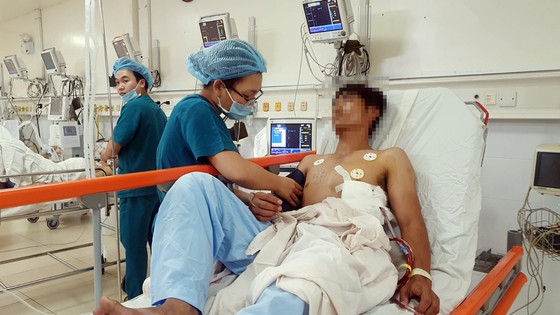 Nhóm thanh niên dàn cảnh cướp tài sản người đi đường ảnh 1