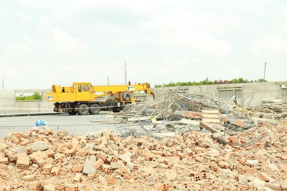 Kết quả điều tra ban đầu vụ sập tường khiến 10 người tử vong ở tỉnh Đồng Nai ảnh 1