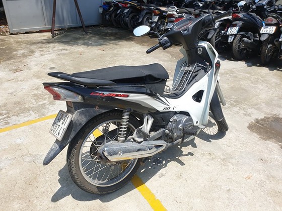 Bắt đối tượng đóng giả người sửa điện, nước vào nhà trộm cắp tiền tỷ ảnh 2 Bắt đối tượng đóng giả người sửa điện, nước vào nhà trộm cắp tiền tỷ ảnh 2