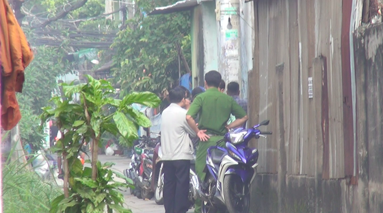 Truy bắt 2 đối tượng đánh chết người đàn ông trong nhà trọ ở quận Bình Tân ảnh 1