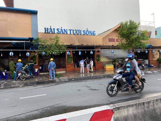 Hiện trường quán ăn trên đường Phan Văn Hớn - nơi xảy ra cháy