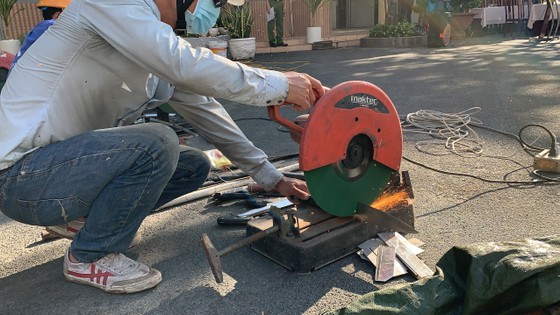 Công an quận Tân Bình tiêu hủy nhiều vũ khí thô sơ các loại ảnh 9
