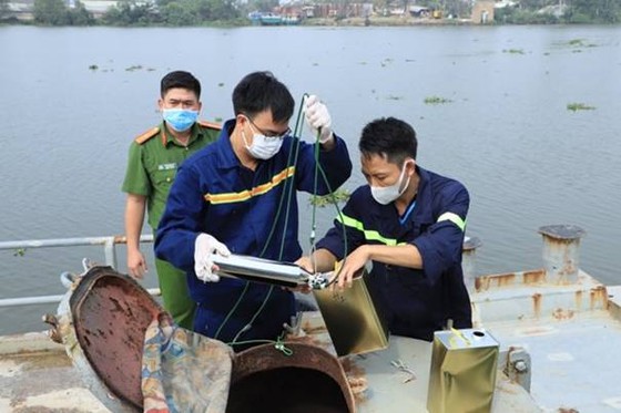Bắt “ông trùm” chuyên mua bán hoá đơn giả trong đường dây làm xăng giả ở tỉnh Đồng Nai ảnh 5 Bắt “ông trùm” chuyên mua bán hoá đơn giả trong đường dây làm xăng giả ở tỉnh Đồng Nai ảnh 5