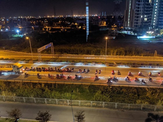 Đã xác định được một số “quái xế” chặn đường cao tốc để đua xe ảnh 3