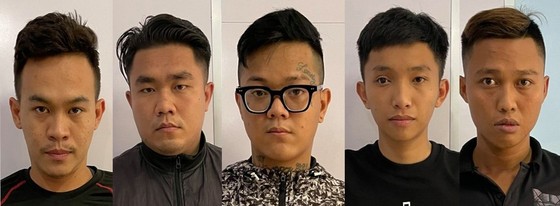 Khởi tố, bắt tạm giam 5 “quái xế” chặn đường cao tốc đua xe ảnh 1 Khởi tố, bắt tạm giam 5 “quái xế” chặn đường cao tốc đua xe ảnh 1