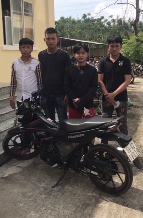 Bắt nhóm cướp chuyên dùng hung khí, ống chích tấn công người dân ảnh 1 Bắt nhóm cướp chuyên dùng hung khí, ống chích tấn công người dân ảnh 1