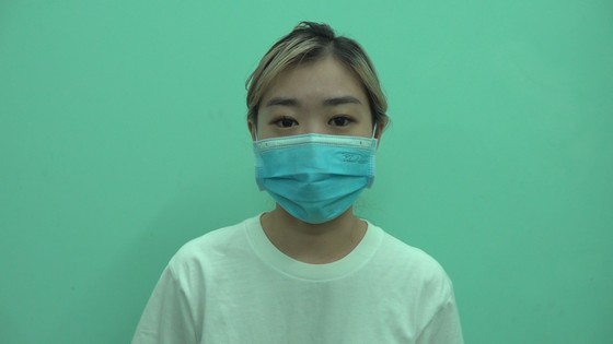 Cô gái mang quốc tịch nước ngoài trộm nhẫn kim cương ở cửa hàng ảnh 1