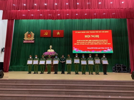 Công an TPHCM sơ kết 5 năm về công tác cứu nạn cứu hộ ảnh 6