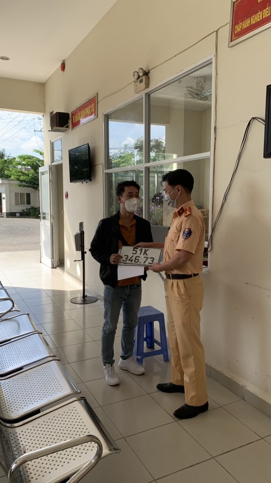 TPHCM: Người dân thuận tiện hơn khi được đăng ký, cấp biển số xe ở huyện, xã, thị trấn ảnh 10
