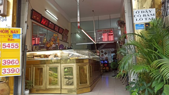 Khởi tố, bắt giam thanh niên nghiện game dùng búa cướp tiệm vàng ảnh 2