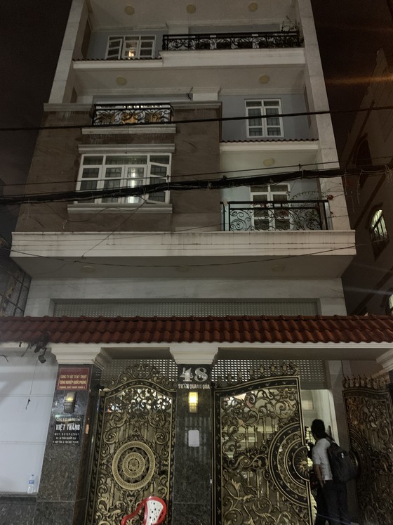 Xuyên đêm khám xét nhiều nơi liên quan đường dây mạo danh ngân hàng để lừa đảo ảnh 2