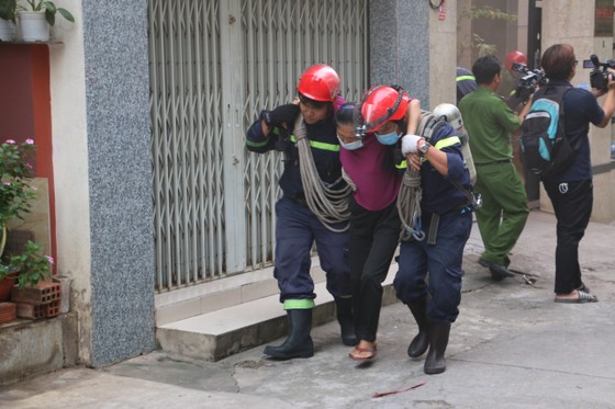 Phường đầu tiên ở TPHCM hoàn tất xây dựng tổ liên gia an toàn PCCC ảnh 9