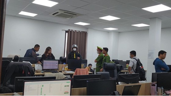 Tạm giam 11 nhân viên Công ty Luật Power Law chuyên cắt ghép ảnh, gọi điện vu khống để đòi nợ ảnh 2