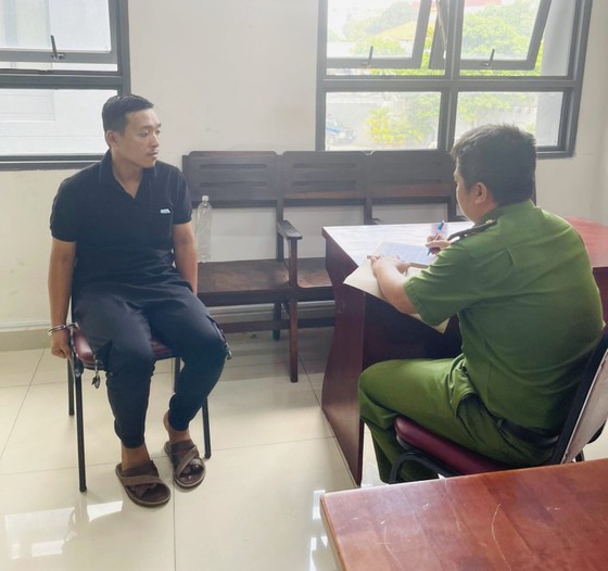 Vụ 4 xe ô tô của cư dân ở TPHCM bị đi cầm ở tỉnh Bình Dương: Bắt một bảo vệ của chung cư ảnh 1