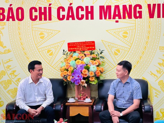 Lãnh đạo TPHCM thăm, chúc mừng các cơ quan báo chí ảnh 3